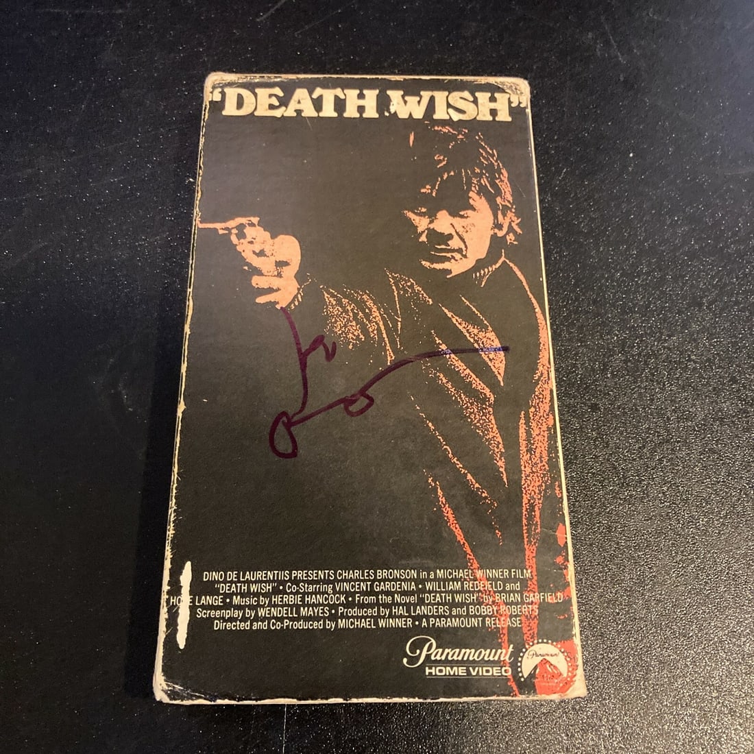 Jeff Goldblum Lawrence Hilton Jacobs Signed Death Wish VHS JSA COA: Jeff Goldblum Lawrence Hilton Jacobs Signed Death Wish VHS JSA COA This vintage VHS of the classic film 'Death Wish' features authentic signatures from Jeff Goldblum and Lawrence Hilton Jacobs. The it