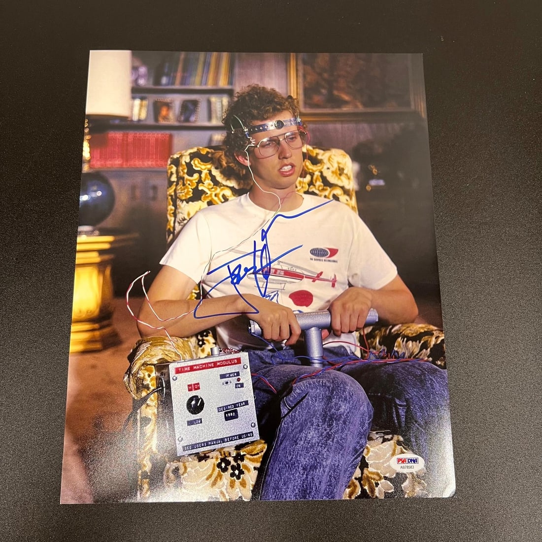 Jon Heder Autographed 11x14 Photo PSA/DNA Napoleon Dynamite: Jon Heder Autographed 11x14 Photo PSA/DNA Napoleon Dynamite This professionally printed 11x14 photograph features the signature of Jon Heder, known for his iconic role in Napoleon Dynamite. The autogr