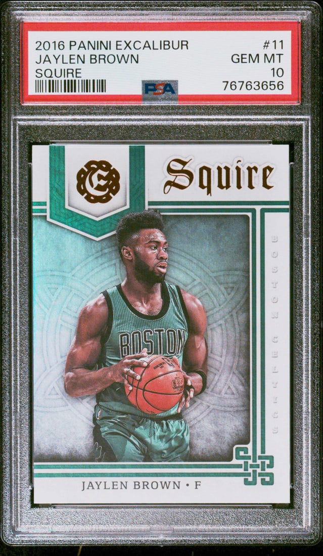 2016 Panini Excalibur Jaylen Brown #11 Squire RC PSA 10 Basketball Card: 2016 Panini Excalibur Jaylen Brown #11 Squire RC PSA 10 Basketball Card This is a graded 2016 Panini Excalibur Jaylen Brown #11 Squire RC Basketball Card, receiving a perfect PSA 10 grade. The card fe
