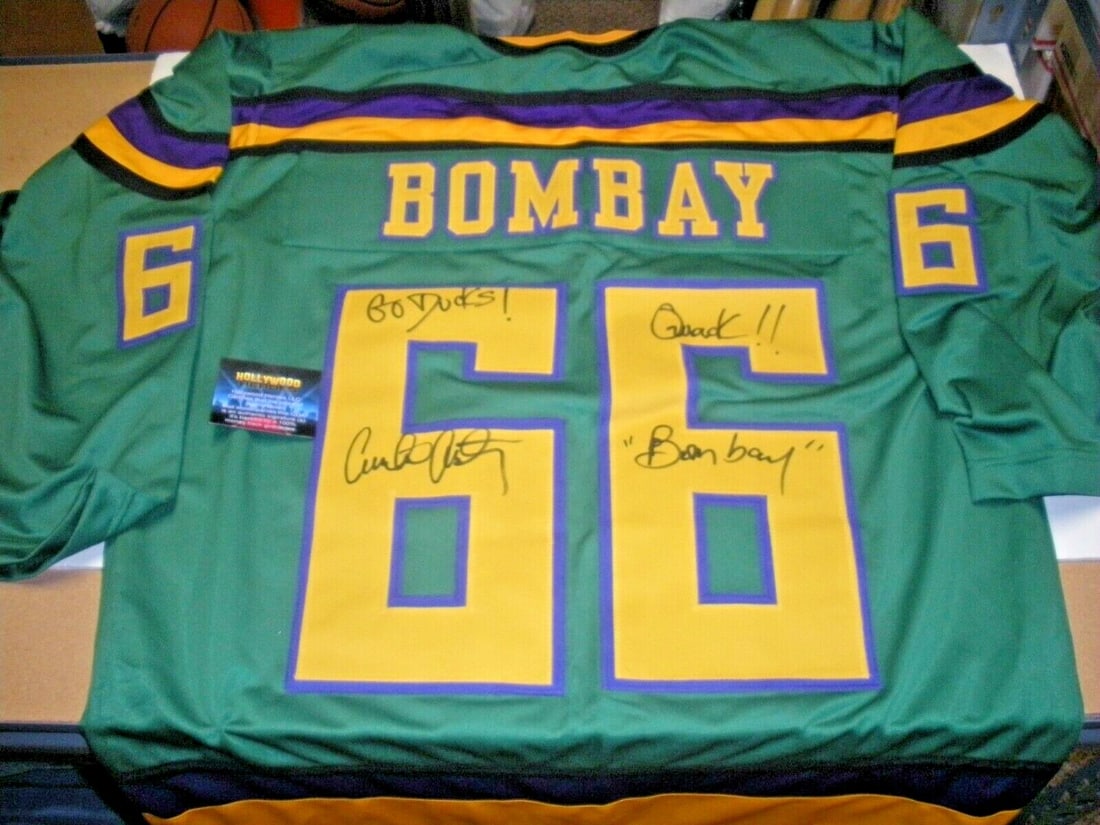 Signed Jersey with Coach Bombay Inscription from The Mighty Ducks plus COA (1 of 3)