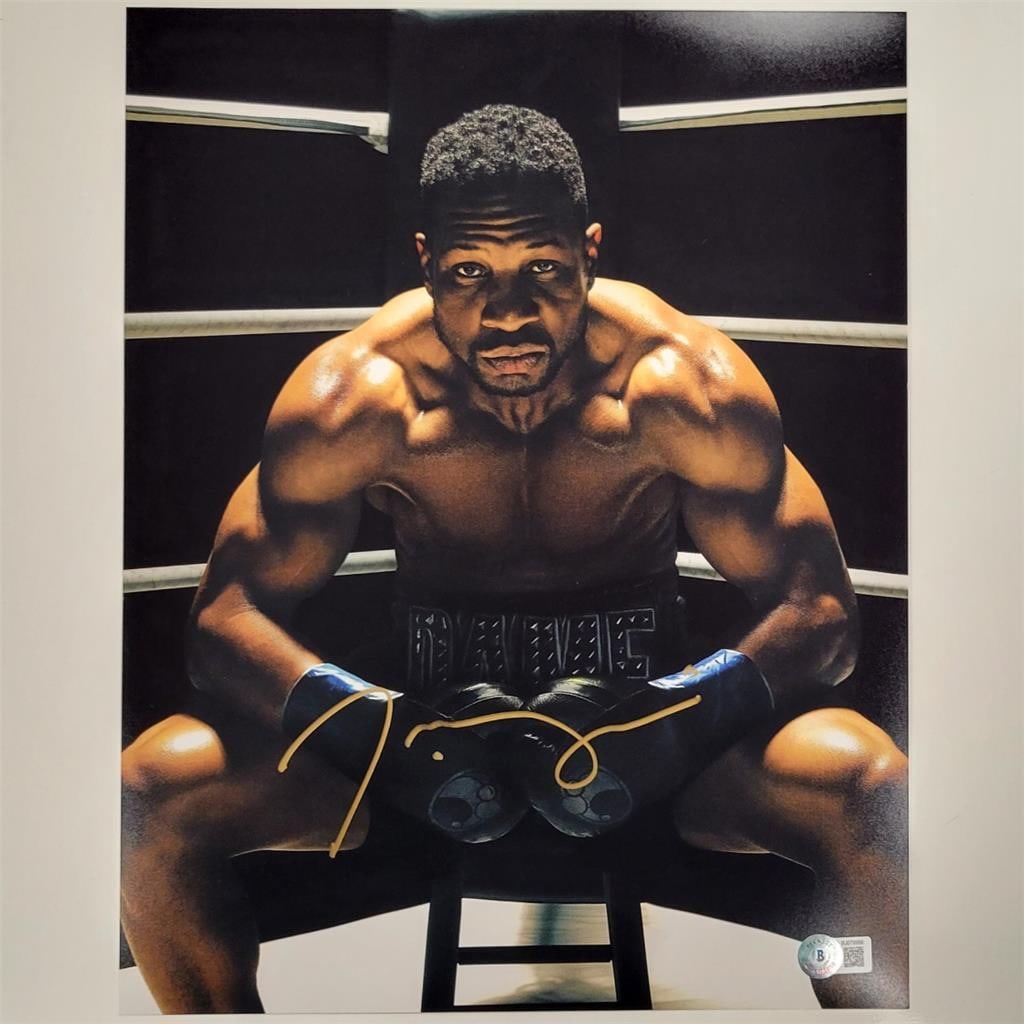 Jonathan Majors Autographed Creed III 11x14 Photo Beckett Authenticated: Jonathan Majors Autographed Creed III 11x14 Photo Beckett Authenticated This is an original 11x14 photograph from the movie "Creed III" featuring the autograph of Jonathan Majors. The photograph has b