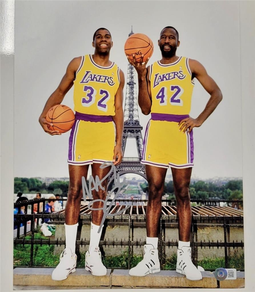 Magic Johnson Signed 11x14 Photo Los Angeles Lakers Beckett BAS (1 of 4)