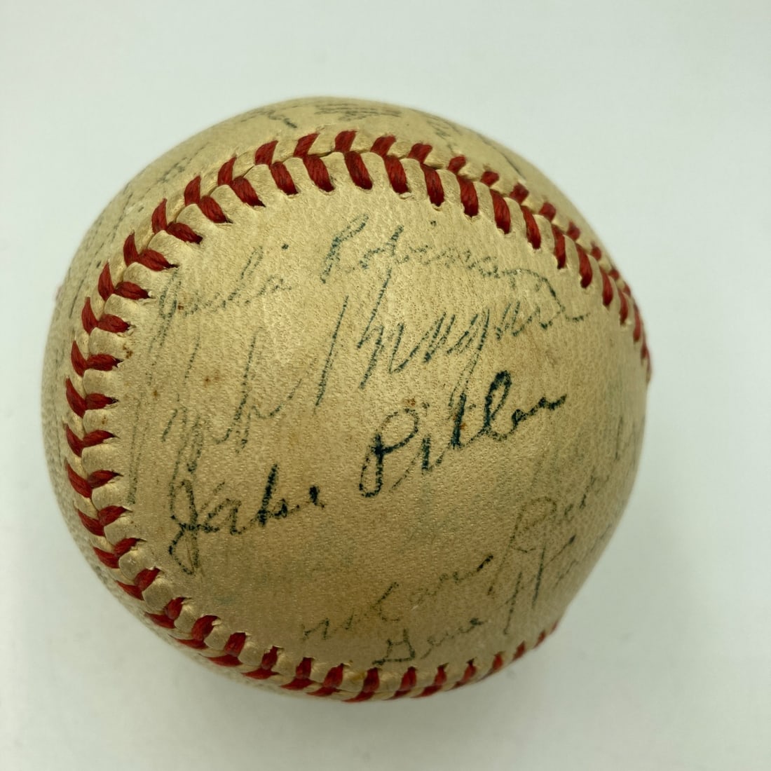 1947 Jackie Robinson Rookie Signed Baseball Brooklyn Dodgers JSA COA: 1947 Jackie Robinson Rookie Signed Baseball Brooklyn Dodgers JSA COA Celebrate baseball history with this Jackie Robinson Rookie 1947 Brooklyn Dodgers team-signed baseball. This original Official Nati