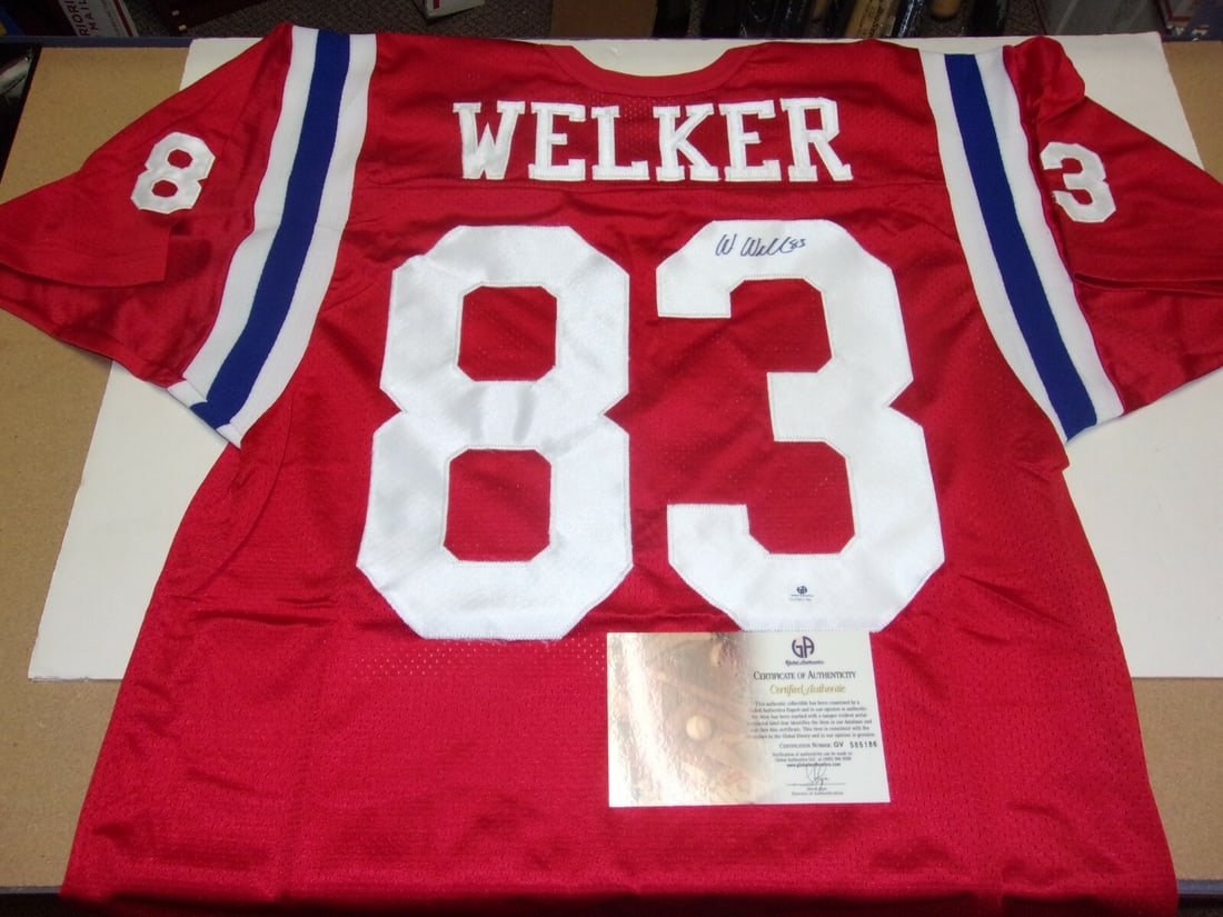Autographed Wes Welker Patriots Jersey with GAI COA: Autographed Wes Welker Patriots Jersey with GAI COA This is a pre-owned New England Patriots jersey signed by Wes Welker. The jersey is an original collectible autograph item from the NFL, with GAI/CO