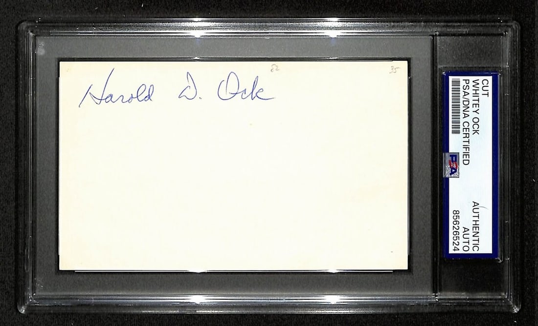 Whitey Ock Autographed 3x5 Index Card Brooklyn Dodgers PSA/DNA 201433: Whitey Ock Autographed 3x5 Index Card Brooklyn Dodgers PSA/DNA 201433 This offering features a Whitey Ock signed/autographed cut on a 3x5 index card, representing the 1935 Brooklyn Dodgers. The cut ha