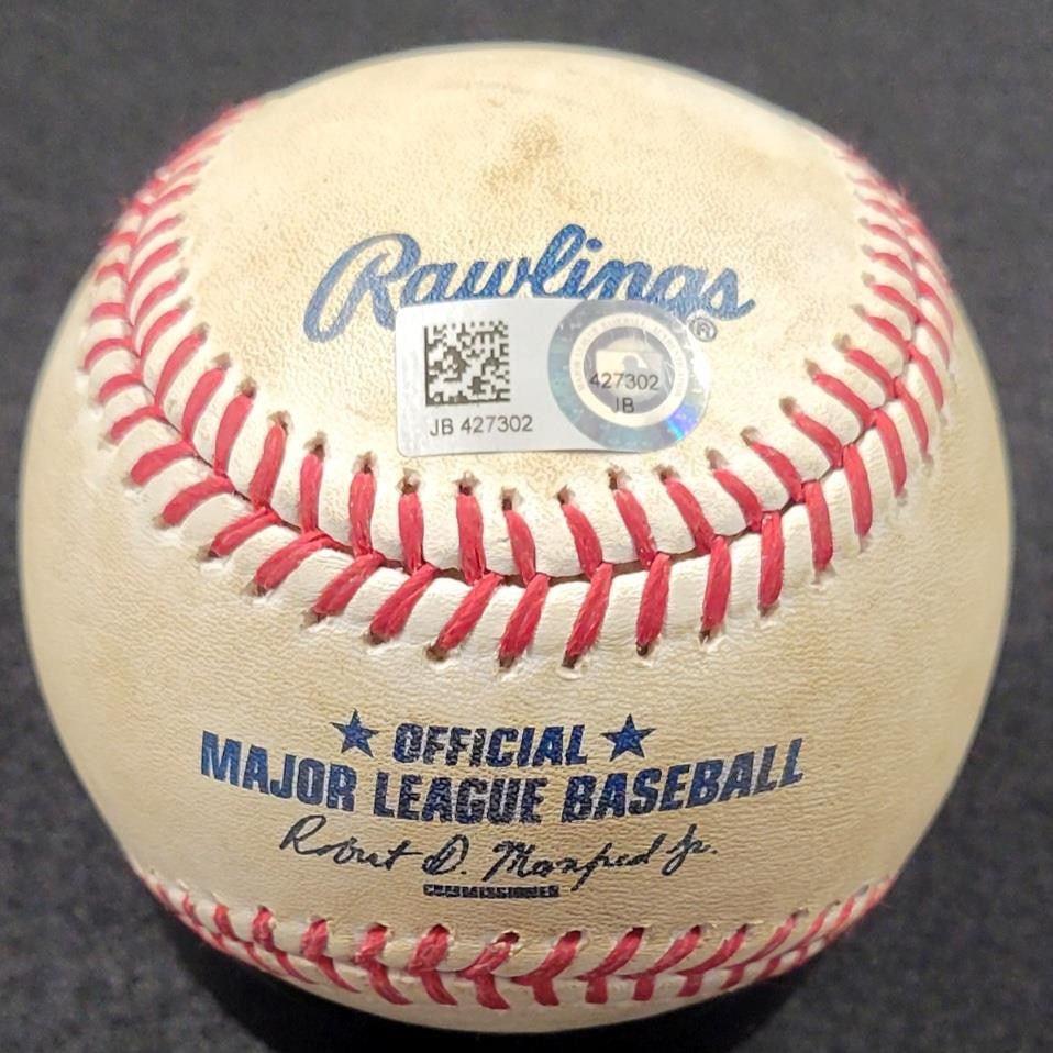 Game-Used Baseball San Francisco Giants Madison Bumgarner MLB Hologram 2016 (1 of 3)