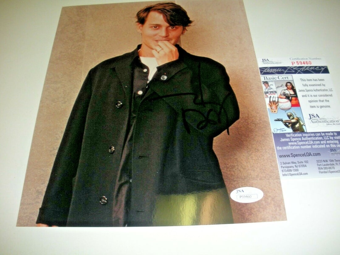 Signed 8x10 Johnny Depp Pirates of the Caribbean Photo JSA COA (1 of 2)