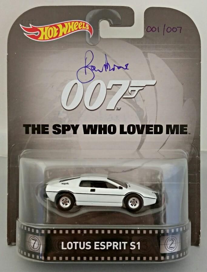 Signed Roger Moore Photograph Featuring James Bond Lotus Esprit S1 With PSA (1 of 2)
