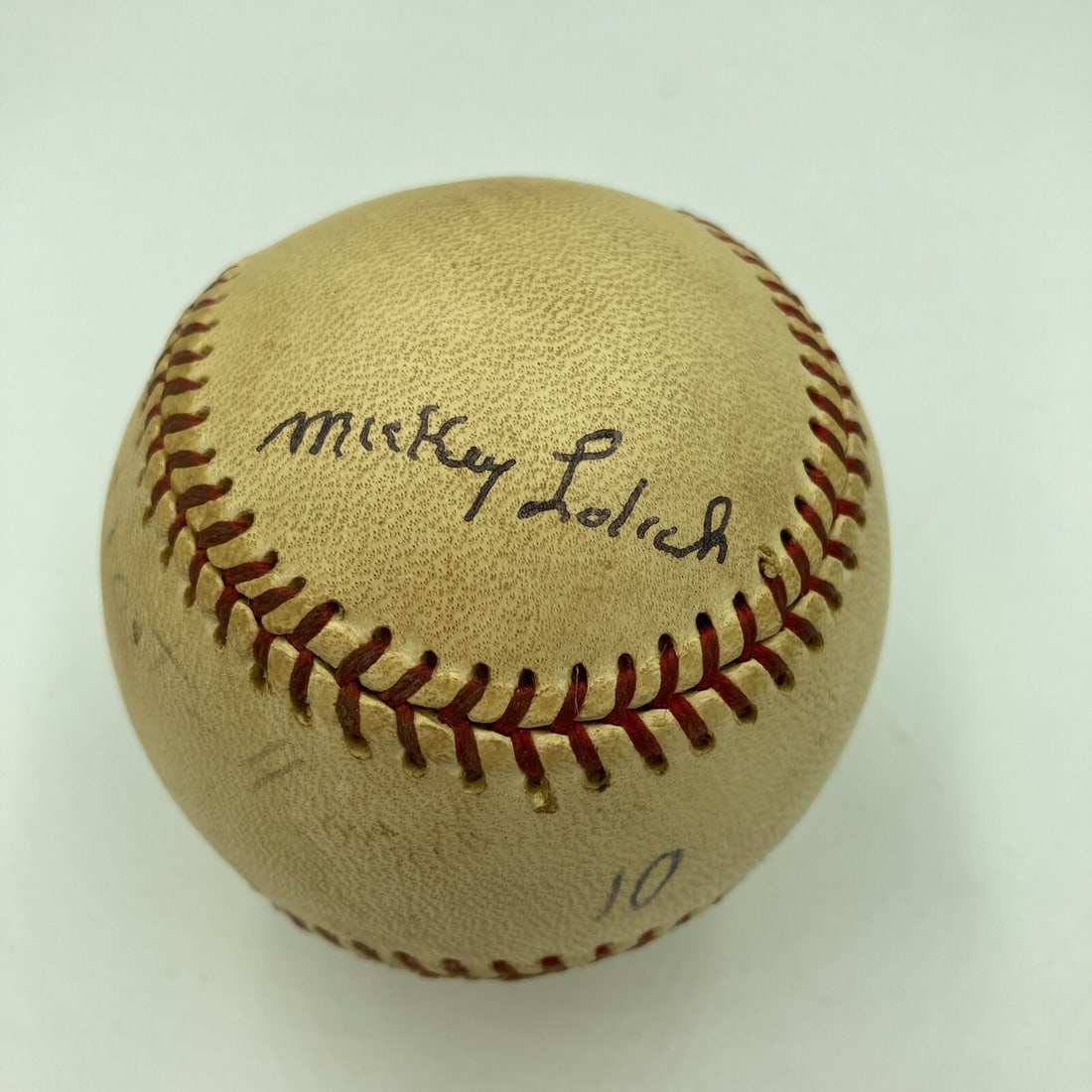 Mickey Lolich Signed Game Used Baseball Win 173 Beckett COA: Mickey Lolich Signed Game Used Baseball Win 173 Beckett COA This is a remarkable game-used baseball from Mickey Lolich's career, specifically the final out of his 173rd win during an 8-2 victory again