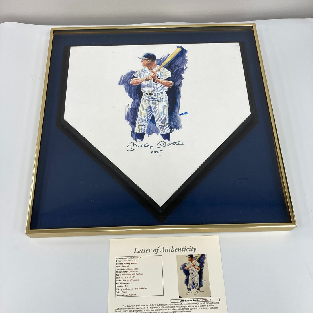 Mickey Mantle No. 7 Signed Home Plate Artwork JSA COA by James Amore: Mickey Mantle No. 7 Signed Home Plate Artwork JSA COA by James Amore Celebrate the legacy of baseball legend Mickey Mantle with this stunning hand-painted artwork featuring his iconic hitting stance.