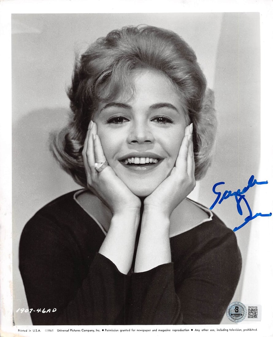 Sandra Dee Signed 8x10 Photo Come September Beckett Authenticated (1 of 3)