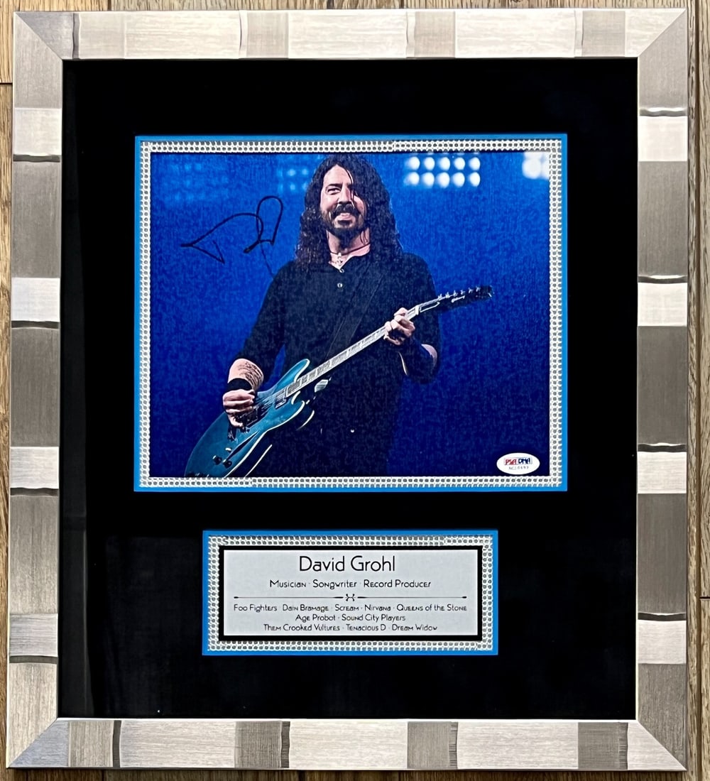 Dave Grohl Signed 8x10 Photo PSA Authenticated Framed Display (1 of 4)