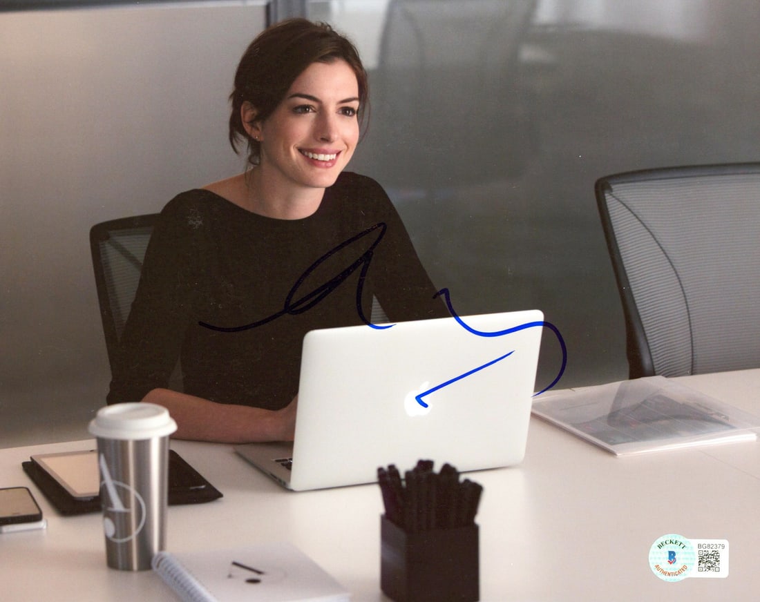 Anne Hathaway Signed 8x10 Photo The Intern BAS Authenticated (1 of 3)