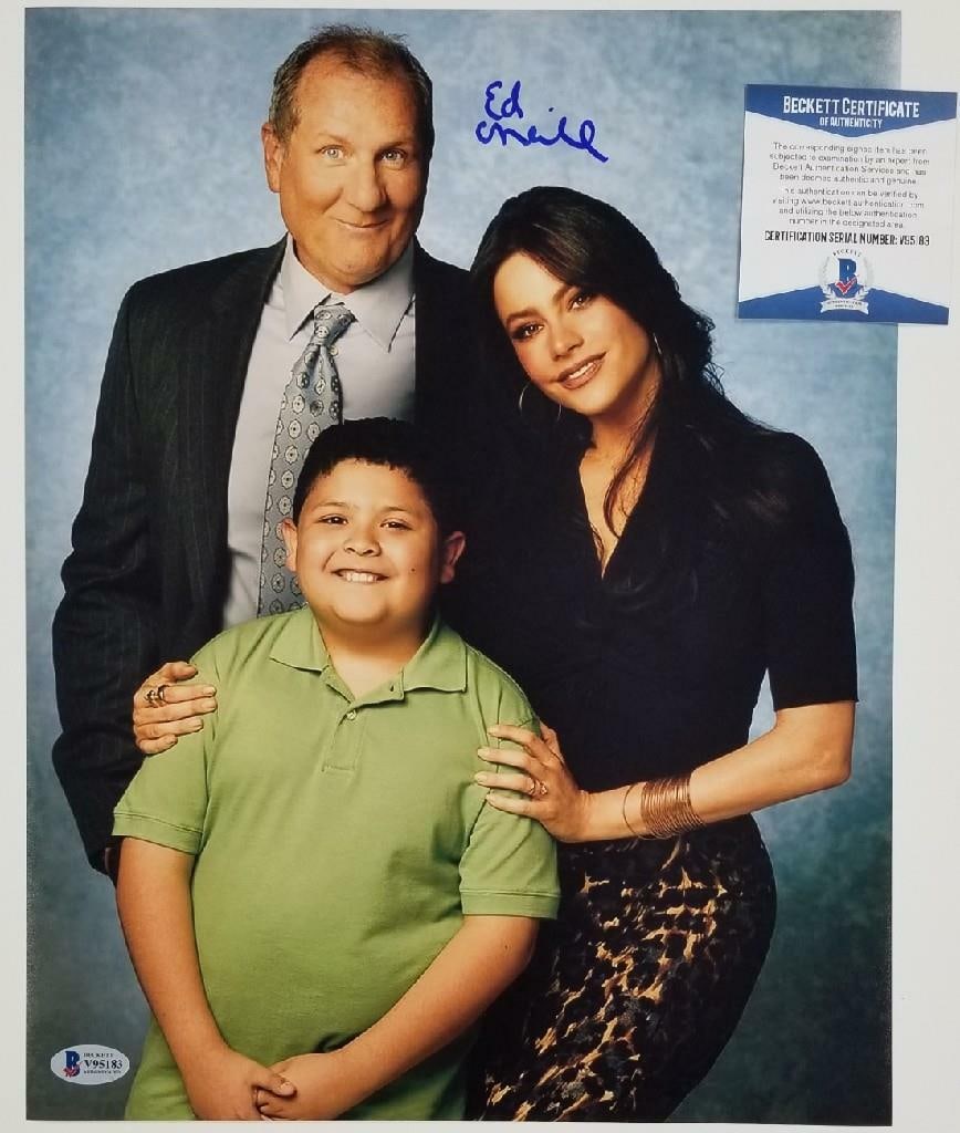 Ed O'Neill Autographed 11x14 Modern Family Photo Beckett BAS Authenticated (1 of 1)