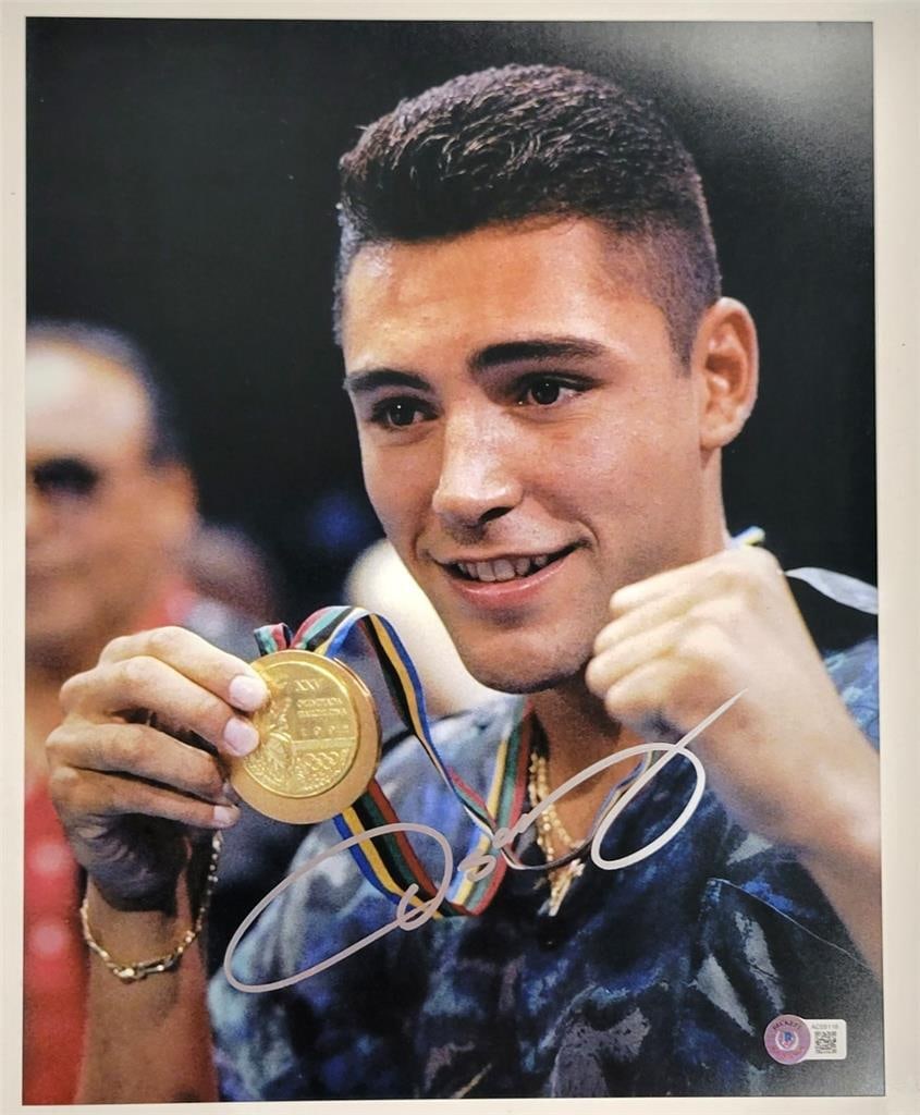 Autographed 11x14 Photo Oscar De La Hoya Olympic Gold Beckett BAS Holo (1 of 3)