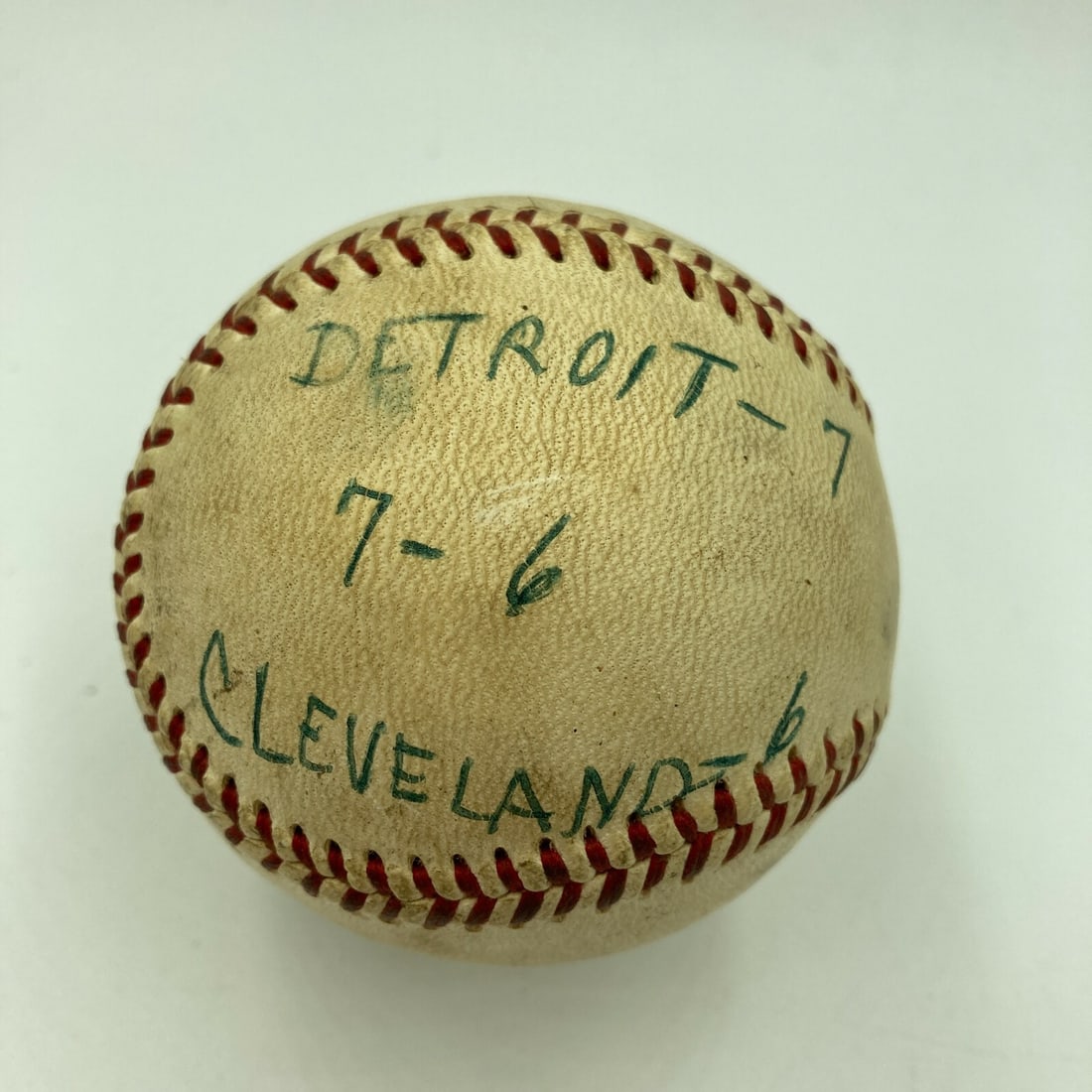 Mickey Lolich Signed Game Used Baseball Career Win 85 Beckett COA: Mickey Lolich Signed Game Used Baseball Career Win 85 Beckett COA This authentic game-used baseball commemorates Mickey Lolich's Career Win No. 85, marking the actual final pitch of the game. The ball