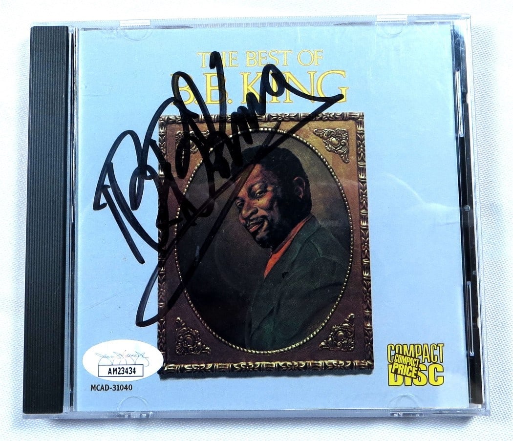 B.B. King Autographed CD Booklet The Best of JSA Certified (1 of 3)