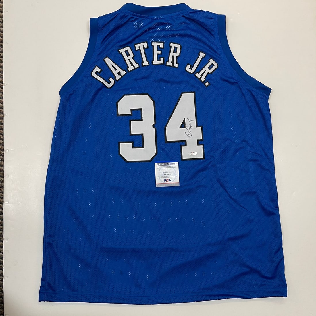 Wendell Carter Jr Signed Duke Blue Devils Jersey PSA/DNA Authentic: Wendell Carter Jr Signed Duke Blue Devils Jersey PSA/DNA Authentic This is an original, stitched jersey autographed by Wendell Carter Jr., a prominent player of the Chicago Bulls and former standout a
