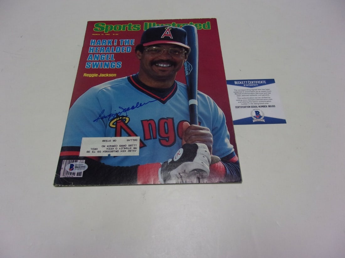 Reggie Jackson Signed Sports Illustrated Magazine Beckett COA (1 of 1)