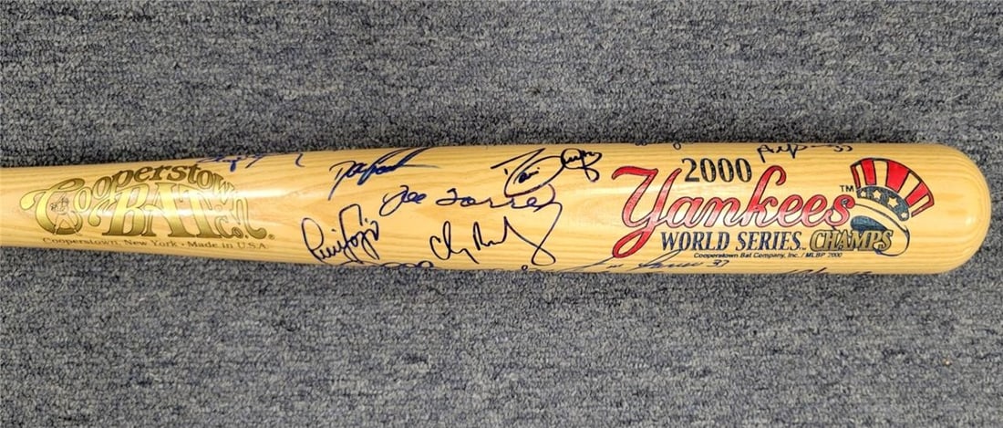 2000 New York Yankees Signed Cooperstown Bat 20 Autographs Jeter Torre Posada Beckett BAS (1 of 7)