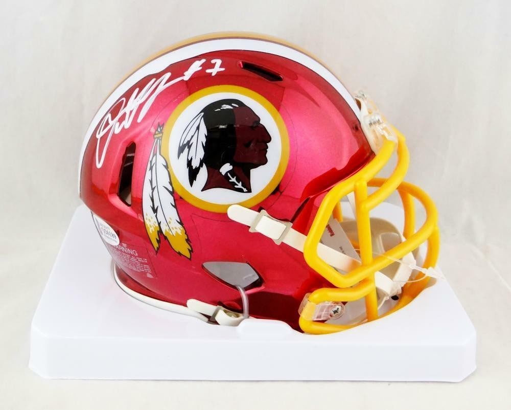 Dwayne Haskins Signed Washington Mini Helmet Beckett Authenticated: Dwayne Haskins Signed Washington Mini Helmet Beckett Authenticated This original mini helmet features the autograph of Dwayne Haskins, a rising star in football. Made for fans of the Washington Redski