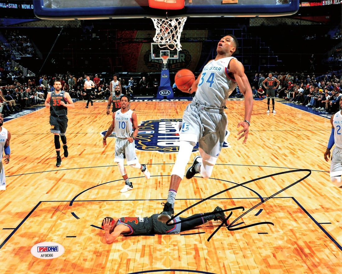 Giannis Antetokounmpo Autographed 8x10 Photo PSA/DNA Milwaukee Bucks (1 of 1)