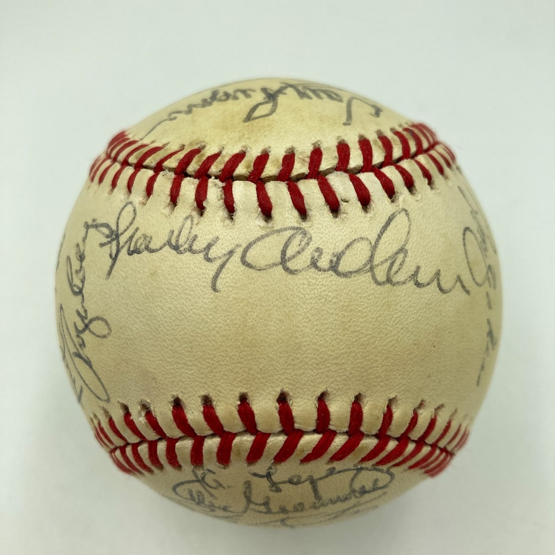 Detroit Tigers 1984 World Series Baseball with 30 Team Autographs JSA Certified: Detroit Tigers 1984 World Series Baseball with 30 Team Autographs JSA Certified This is an official American League baseball signed by 30 members of the 1984 Detroit Tigers World Series Championship t