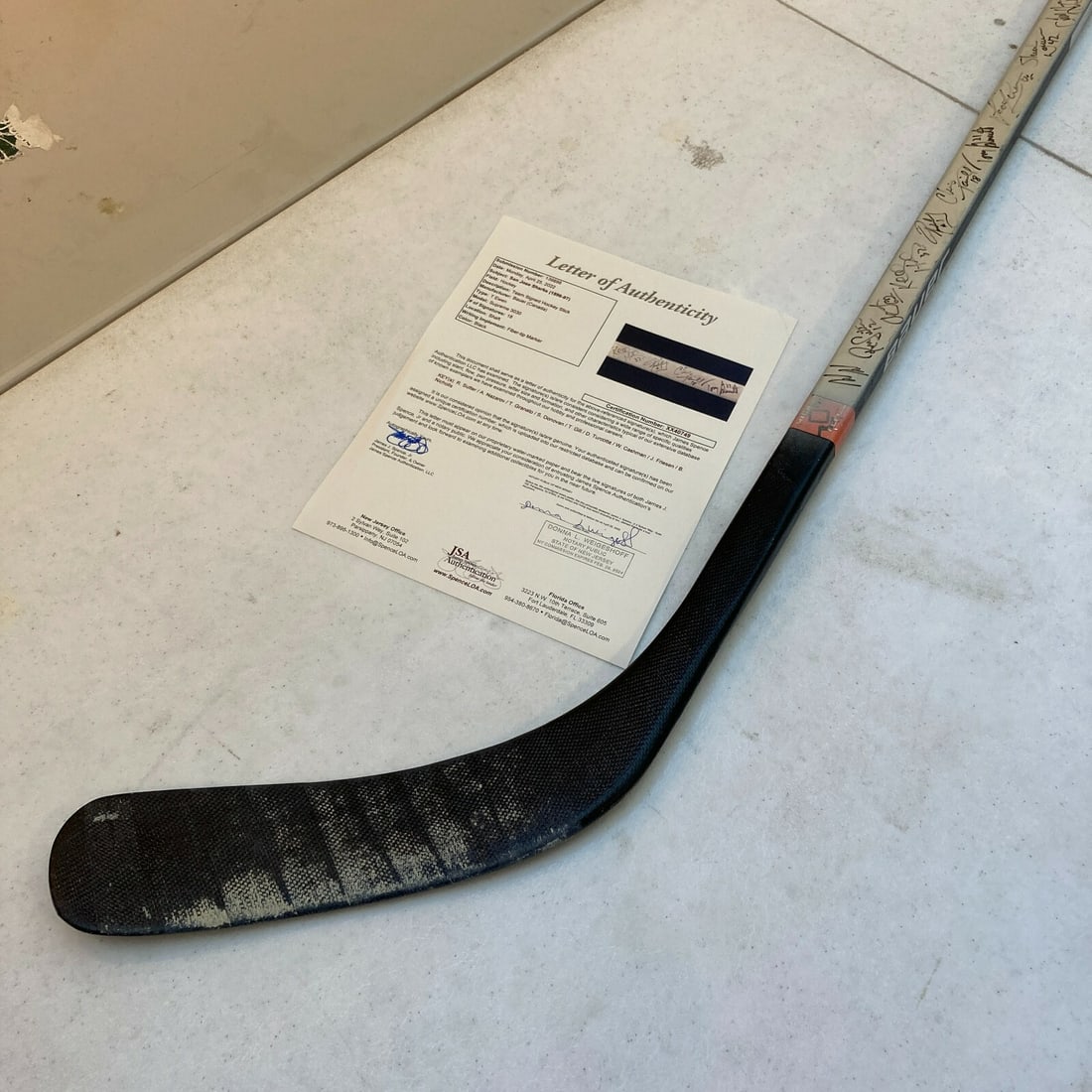 1996-97 San Jose Sharks Team Signed Game Used Hockey Stick JSA COA: 1996-97 San Jose Sharks Team Signed Game Used Hockey Stick JSA COA This is a 1996-97 San Jose Sharks team signed game-used hockey stick, an authentic piece of NHL memorabilia. This stick is accompanie