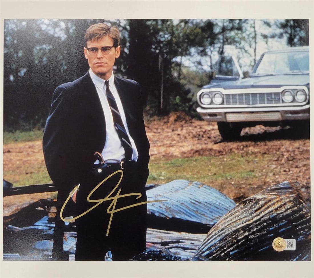 Signed Willem Dafoe 11x14 Photograph Beckett Authenticated Mississippi Burning: Signed Willem Dafoe 11x14 Photograph Beckett Authenticated Mississippi Burning This original 11x14 photograph from the film Mississippi Burning is hand-signed by Willem Dafoe. The autograph is authent