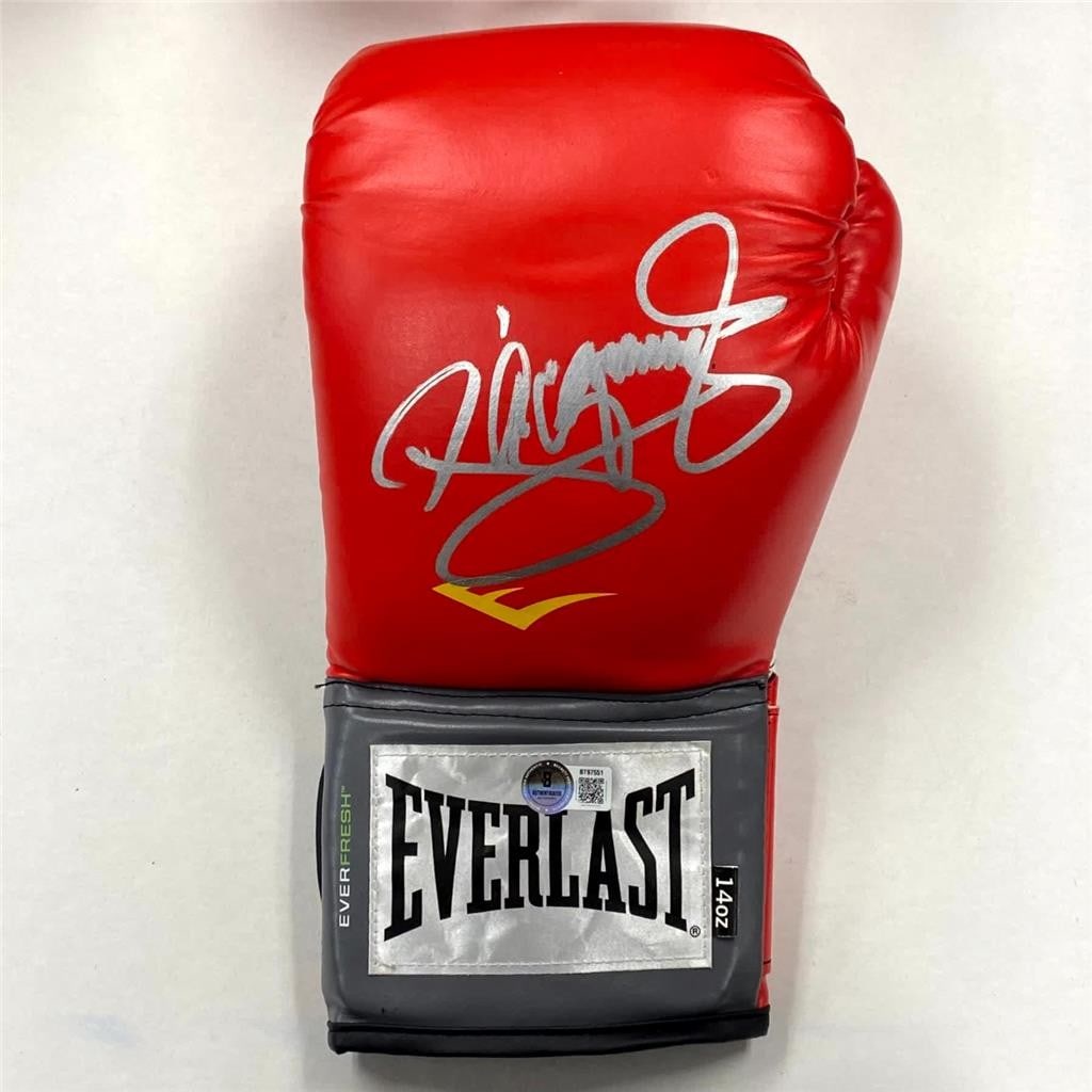 Red Everlast Boxing Glove Signed by Manny Pacquiao with Beckett Authentication (1 of 4)