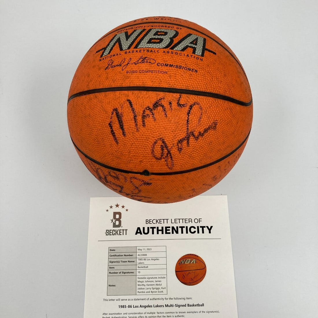 1985-86 Lakers Team Signed Basketball with Abdul Jabbar Magic Johnson BAS Authenticated: 1985-86 Lakers Team Signed Basketball with Abdul Jabbar Magic Johnson BAS Authenticated Celebrate the legacy of the 1985-86 Los Angeles Lakers with this team-signed basketball featuring the iconic sig