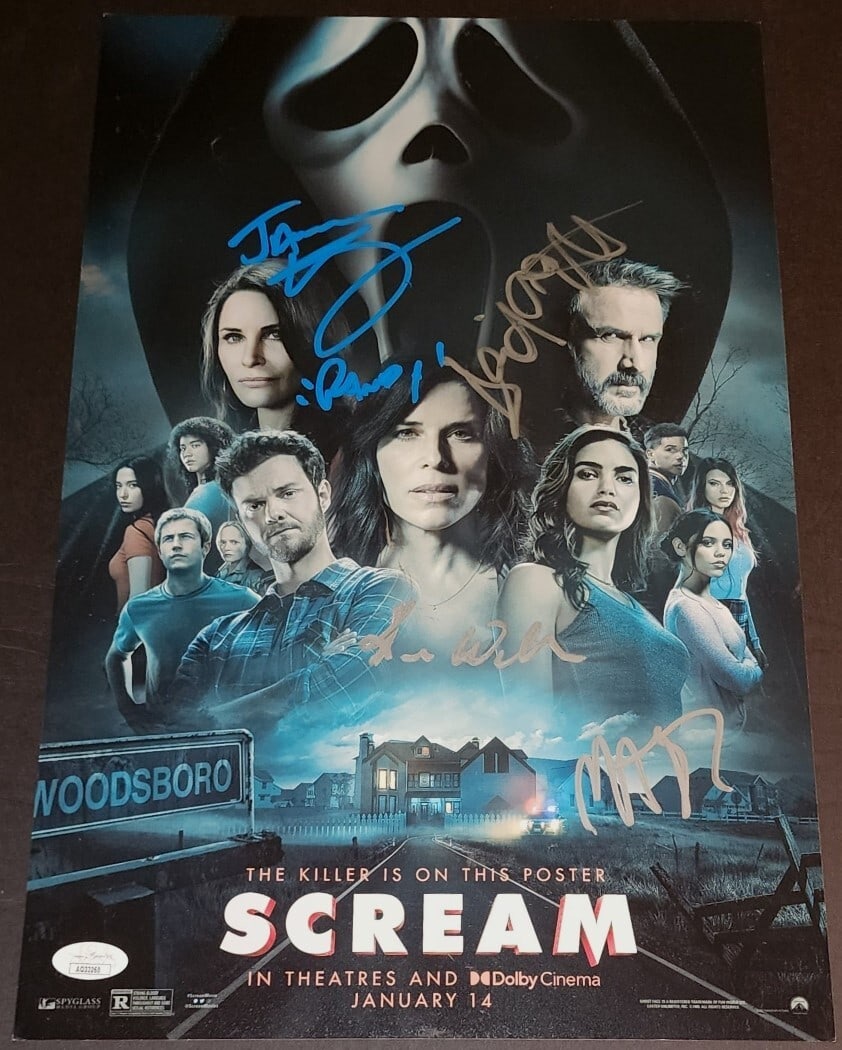Scream Signed 11x17 Photo with David Arquette Kevin Williamson JSA Authenticated: Scream Signed 11x17 Photo with David Arquette Kevin Williamson JSA Authenticated This is an original 11x17 photograph from the iconic film 'Scream,' featuring autographs from cast members David