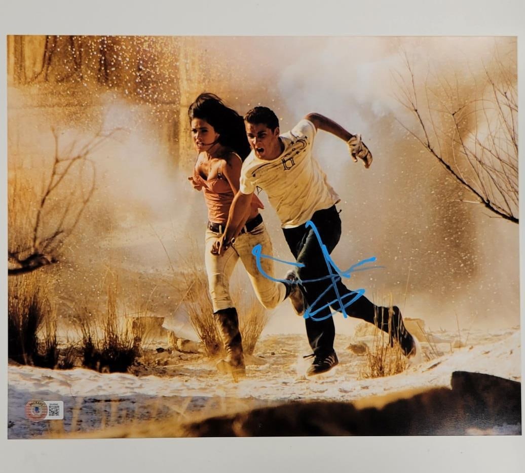 Shia LaBeouf Autographed Transformers 11x14 Photo Beckett Authenticated: Shia LaBeouf Autographed Transformers 11x14 Photo Beckett Authenticated Capture a piece of cinematic history with this authentic 11x14 photograph from the blockbuster movie Transformers, signed by the