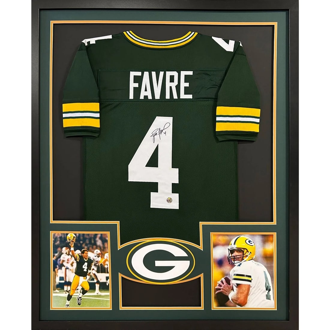 Brett Favre Autographed Framed Jersey with COA Green Bay Packers (1 of 3)