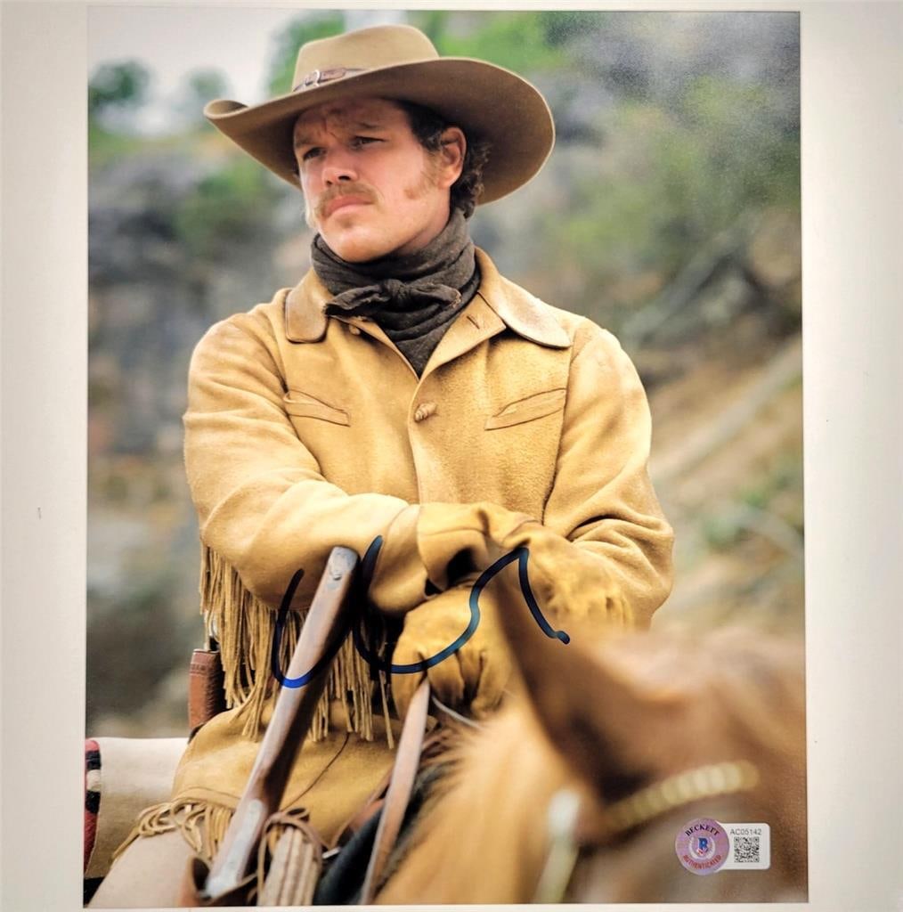 Matt Damon Autographed True Grit 8x10 Photo Beckett Authenticated: Matt Damon Autographed True Grit 8x10 Photo Beckett Authenticated This stunning 8x10 photograph features Matt Damon, who has signed it in person, showcasing his iconic role in the movie 'True Grit.' T