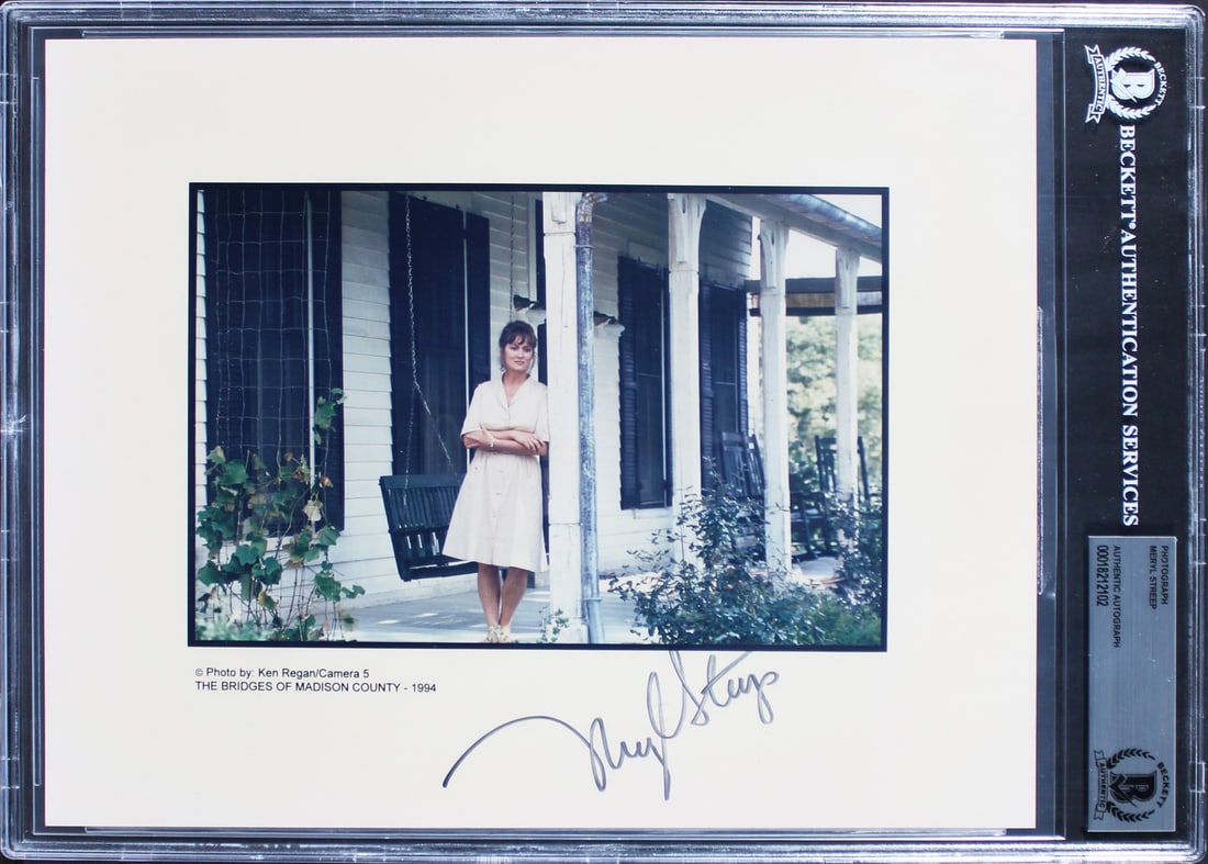 Meryl Streep Signed 8x10 Photo The Bridges of Madison County Beckett Authenticated: Meryl Streep Signed 8x10 Photo The Bridges of Madison County Beckett Authenticated This stunning 8x10 photograph features an authentic signature from the iconic actress Meryl Streep, renowned for her
