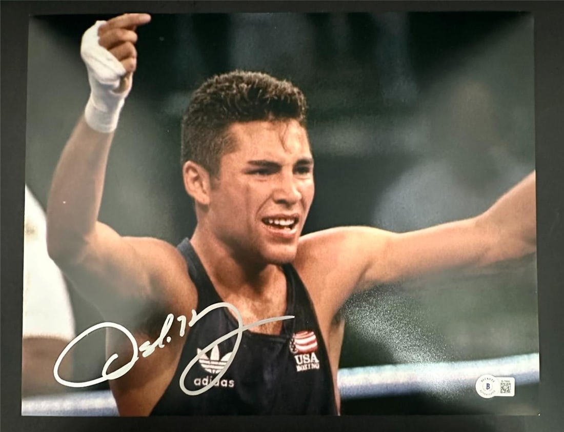Oscar De La Hoya Signed 11x14 Photo Beckett Authenticated Boxing HOF (1 of 3)