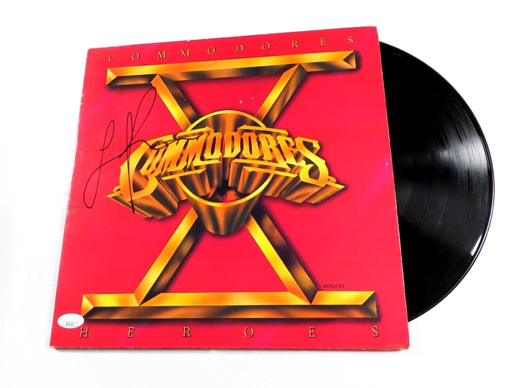 Lionel Richie Autographed Record Cover Commodores JSA Authenticated: Lionel Richie Autographed Record Cover Commodores JSA Authenticated This is a Lionel Richie autographed record album cover featuring the Commodores. The album is an original piece and comes authentica