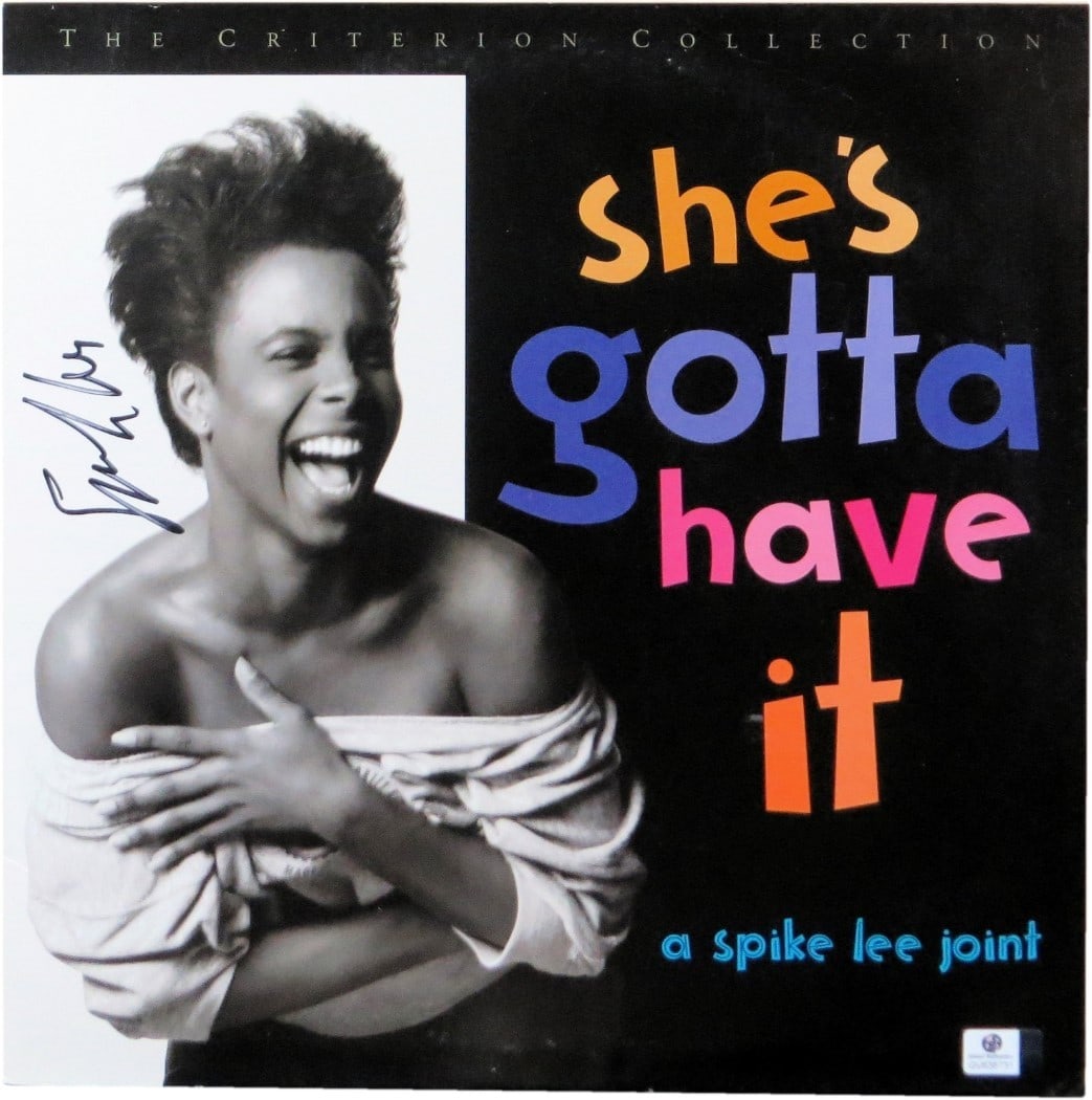 Spike Lee Signed Laserdisc Cover She's Gotta Have It JSA Authenticated: Spike Lee Signed Laserdisc Cover She's Gotta Have It JSA Authenticated This is an original DVD cover of the iconic film "She's Gotta Have It," autographed by renowned filmmaker Spike Lee. The item inc