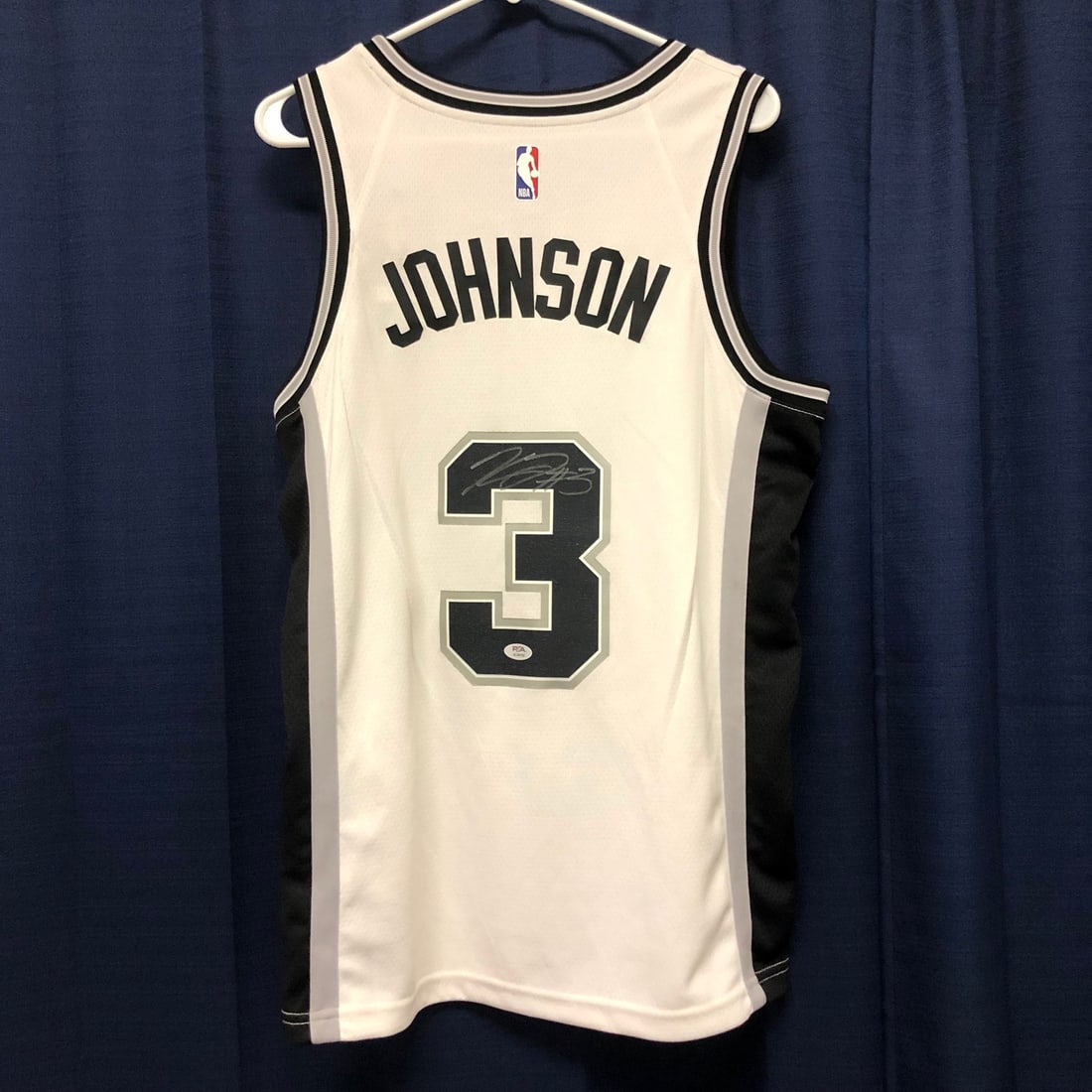 Keldon Johnson Autographed Jersey PSA/DNA San Antonio Spurs Original: Keldon Johnson Autographed Jersey PSA/DNA San Antonio Spurs Original This authentic Keldon Johnson signed jersey is a must-have for any San Antonio Spurs fan. It features a stitched design and showcas