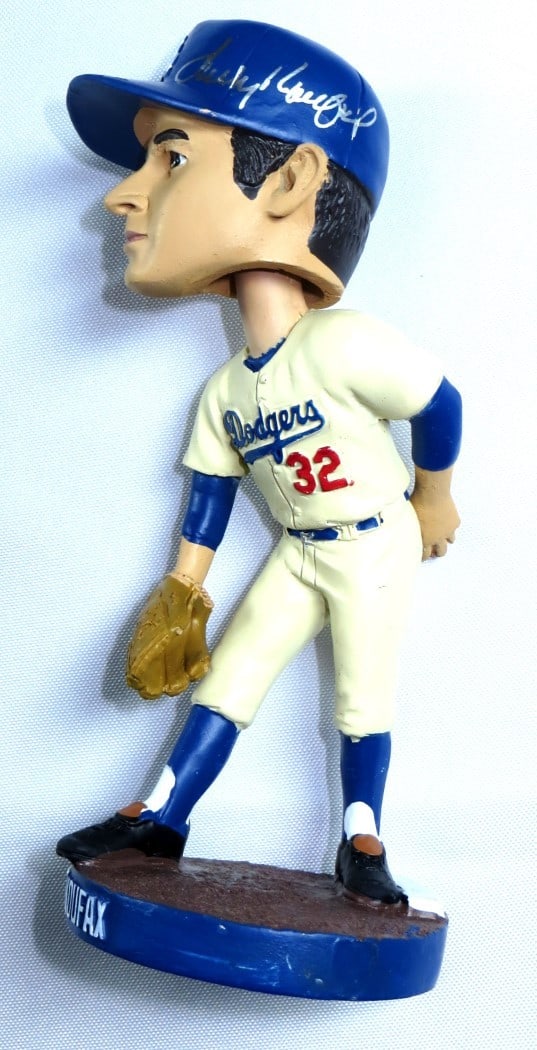 Sandy Koufax Autographed Bobblehead Dodgers 2024 SGA JSA Certified: Sandy Koufax Autographed Bobblehead Dodgers 2024 SGA JSA Certified Celebrate the legacy of baseball legend Sandy Koufax with this autographed bobblehead, featuring his signature authenticated by James