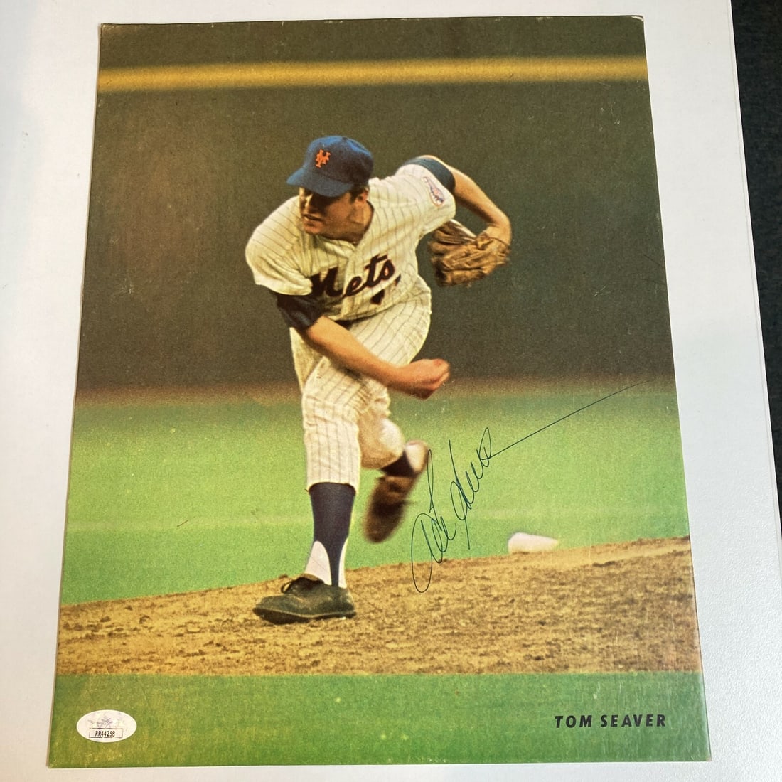 Rare Tom Seaver Signed 1960s Sports Illustrated 11x14 Poster JSA Authentication (1 of 5)