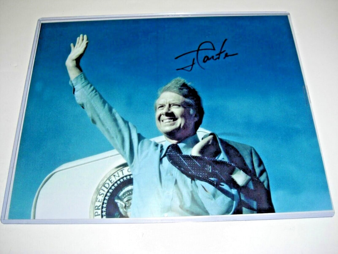 Jimmy Carter Signed 8x10 Photograph Nobel Peace Prize JSA COA: Jimmy Carter Signed 8x10 Photograph Nobel Peace Prize JSA COA This signed 8x10 photograph features Jimmy Carter, the 39th President of the United States and Nobel Peace Prize winner. The photograph is