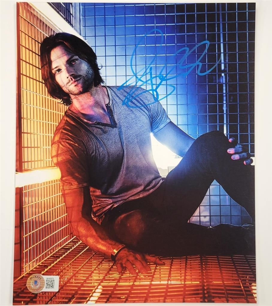 Jared Padalecki Signed 8x10 Photo Supernatural Beckett Authenticated: Jared Padalecki Signed 8x10 Photo Supernatural Beckett Authenticated This is an original 8x10 photo of Jared Padalecki, prominently featuring his signature. The autograph has been authenticated by Bec