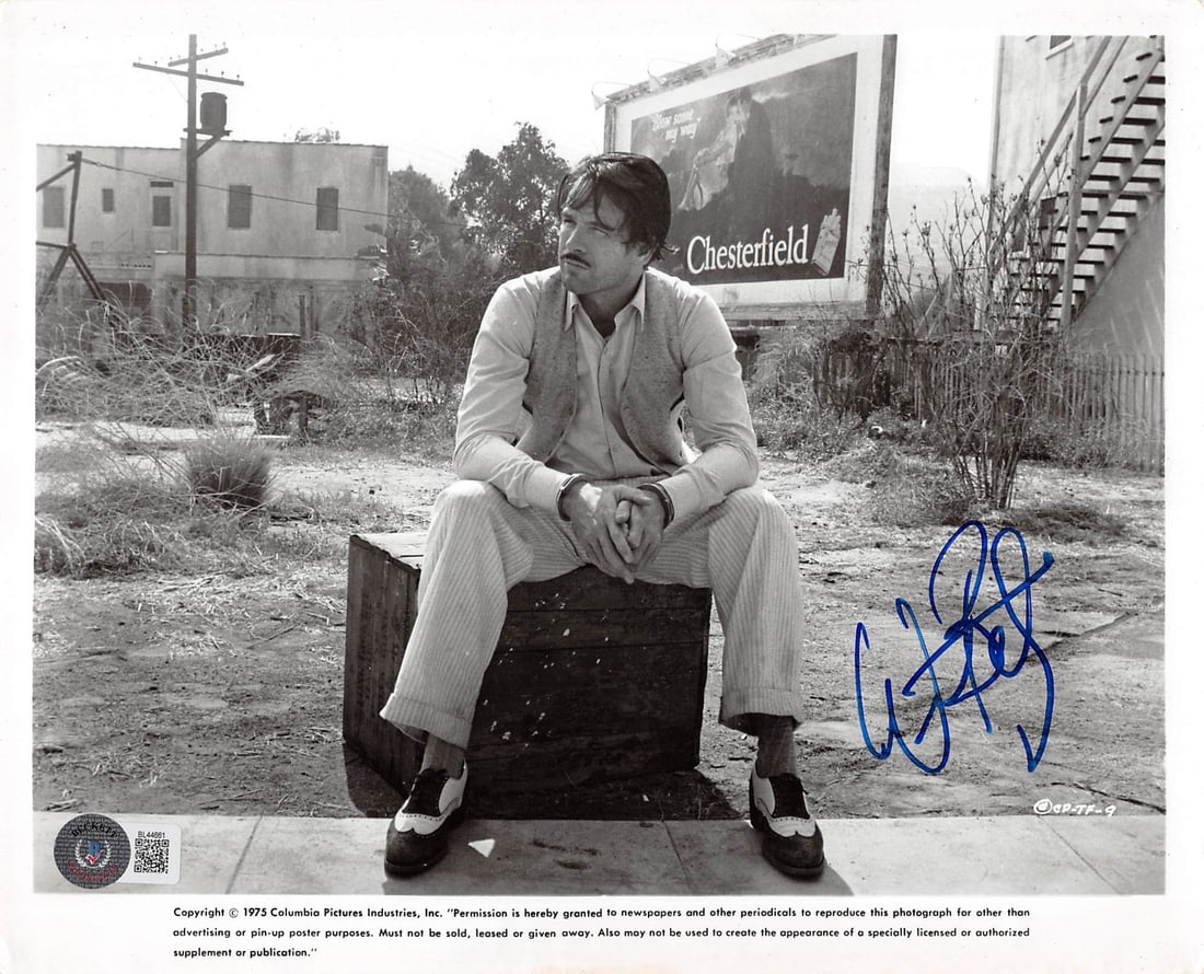 Warren Beatty The Fortune Signed 8x10 Photo BAS Authenticated: Warren Beatty The Fortune Signed 8x10 Photo BAS Authenticated This authentic autographed 8x10 photograph features Warren Beatty, known for his role in 'The Fortune.' The item is 100% genuine and comes
