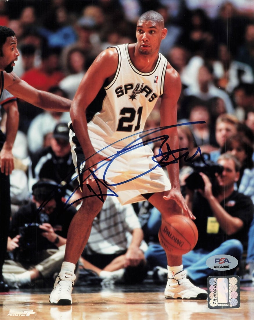 Tim Duncan Autographed 8x10 Photo PSA/DNA San Antonio Spurs: Tim Duncan Autographed 8x10 Photo PSA/DNA San Antonio Spurs This is an original 8x10 photograph featuring Tim Duncan, the legendary basketball player known for his remarkable career with the San Anton