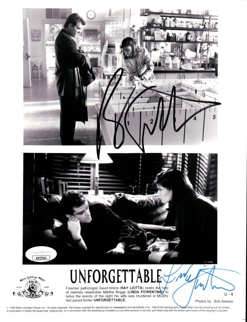 Ray Liotta Linda Fiorentino Signed 8X10 Photo JSA Authenticated: Ray Liotta Linda Fiorentino Signed 8X10 Photo JSA Authenticated This is an 8X10 photograph autographed by Ray Liotta and Linda Fiorentino, ideal for collectors and fans. The item is authenticated by J