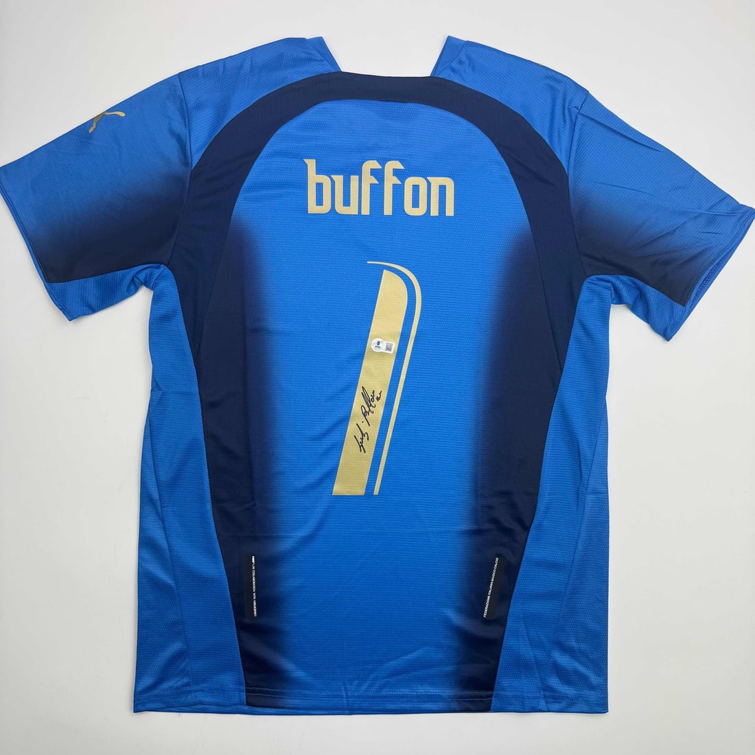 Gianluigi Buffon Autographed Italy Soccer Jersey Beckett Authenticated (1 of 4)