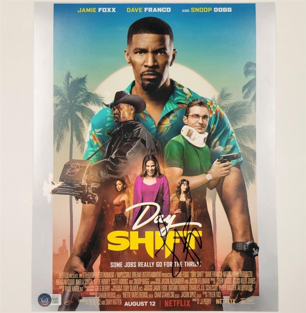 Jamie Foxx Autographed Day Shift 11x14 Photo Beckett Authenticated: Jamie Foxx Autographed Day Shift 11x14 Photo Beckett Authenticated This is an original 11x14 photograph from the movie 'Day Shift' signed by Jamie Foxx. The autograph has been authenticated by Beckett