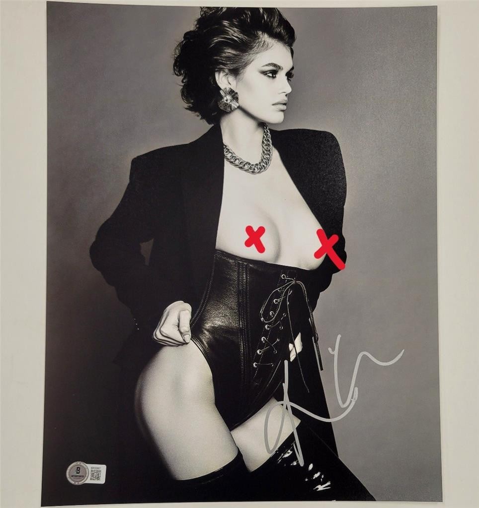 11x14 Kaia Gerber Autographed Photograph Beckett Authenticated: 11x14 Kaia Gerber Autographed Photograph Beckett Authenticated This is an original 11x14 photograph signed by actress and model Kaia Gerber. The autograph has been authenticated by Beckett. The item i